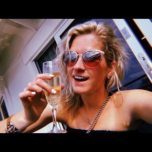 Meet your Posher, Natalie